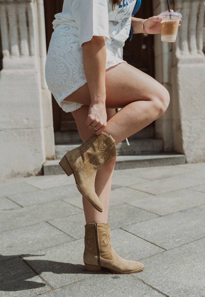 Western Moco beige
