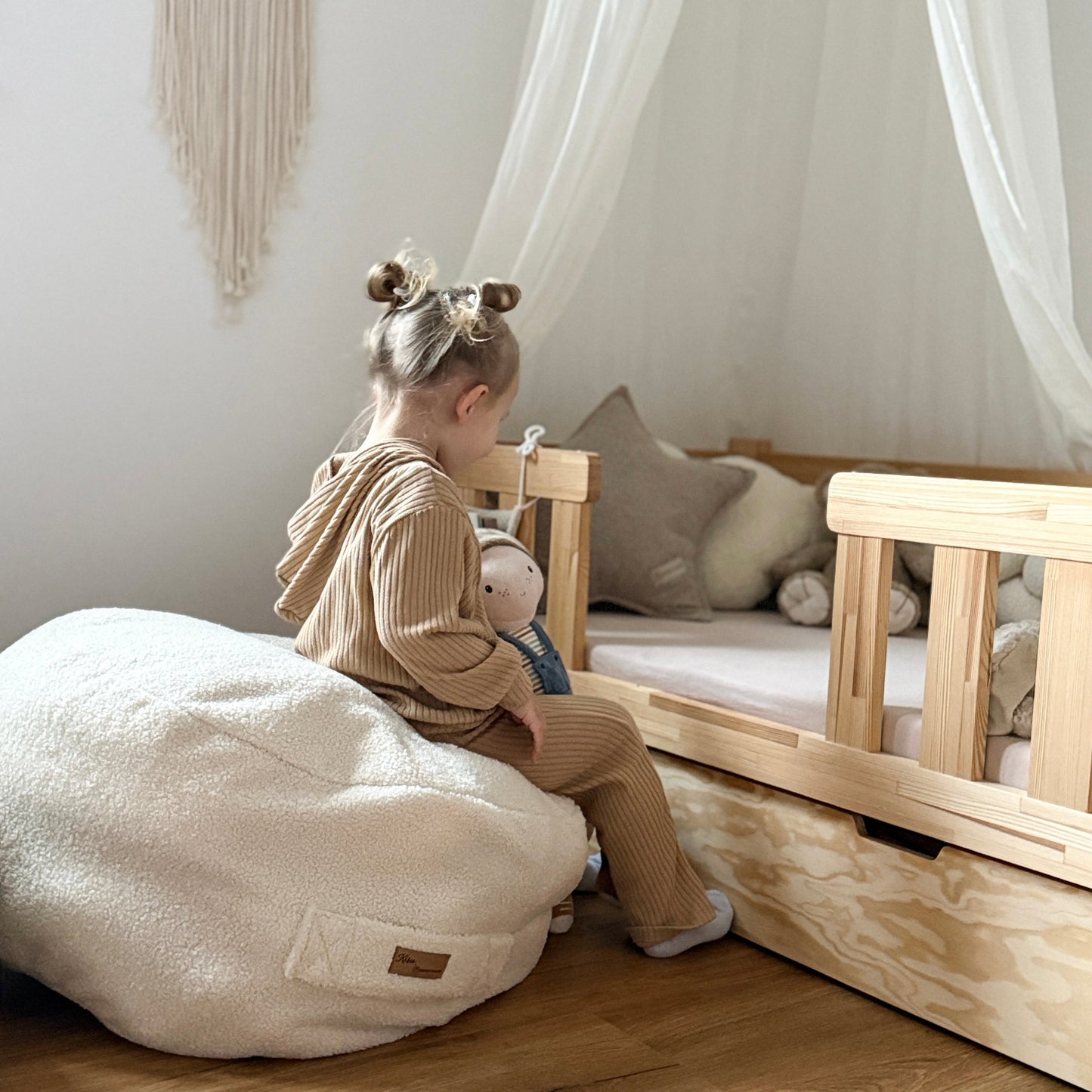 Kisu x District for kids - Sitzsack boucle teddy