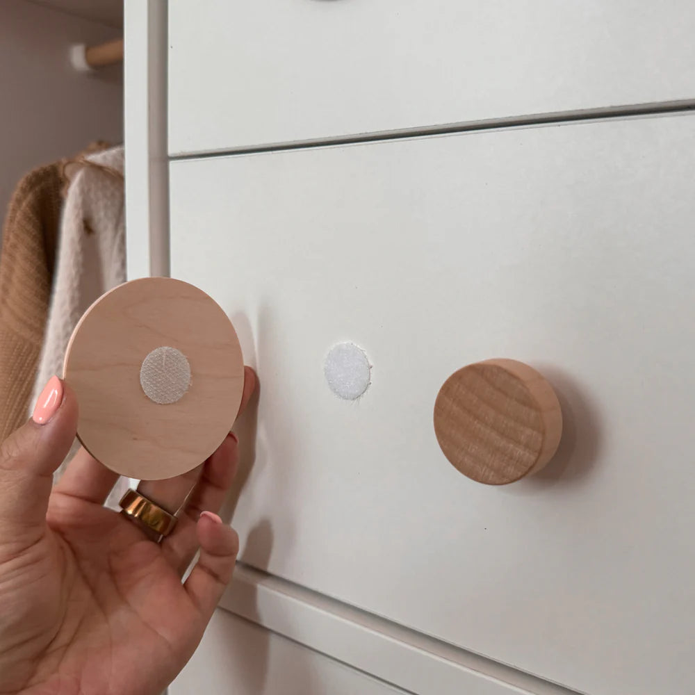 Kleiderschrank Etiketten Theo